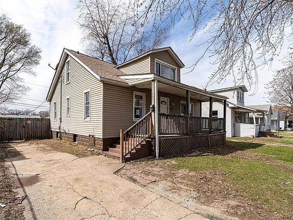 3rd image of 2411 Illinois Ave
