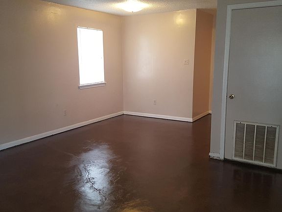 3rd image of 101 Fairfax St