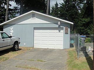 4th image of 30 E Eld Pl