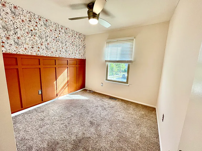 Additional bedroom with full size closet