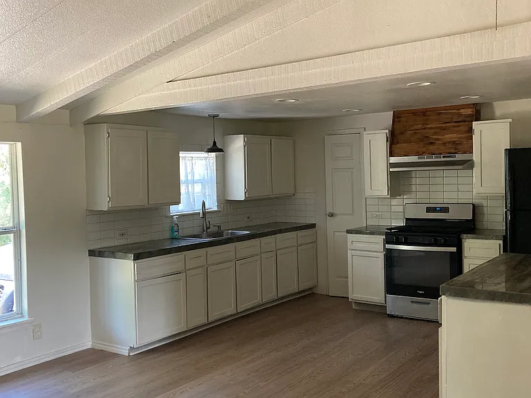 6193 County Road 101 — Photo 2