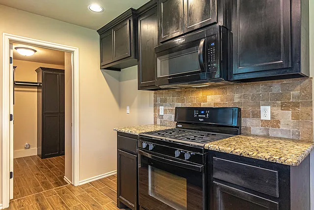 741 N Dallas Ave — Photo 13