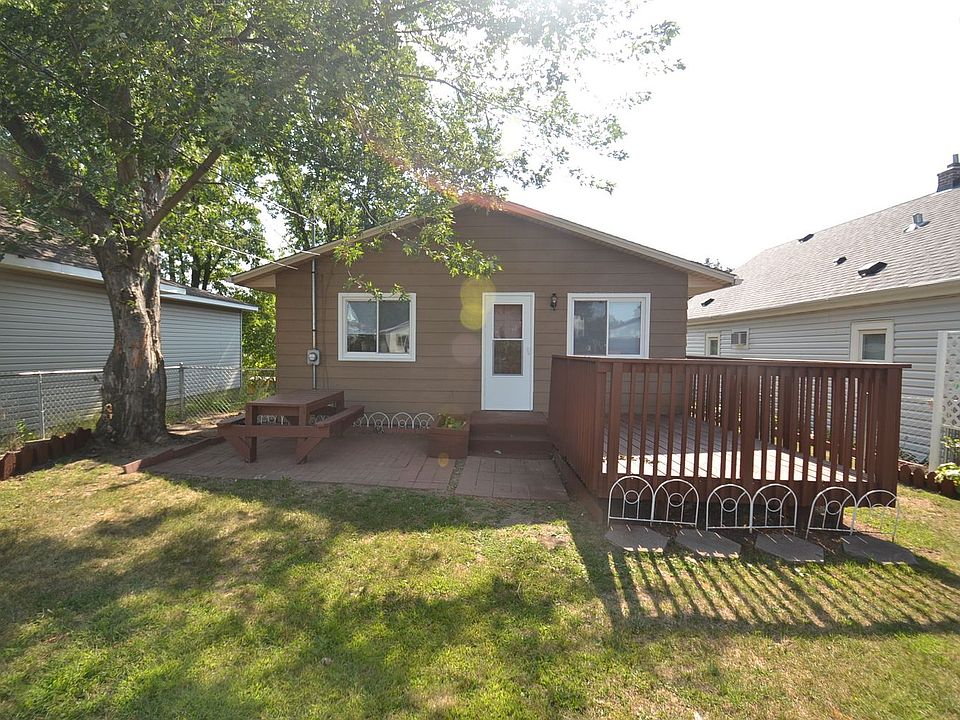 1st image of 2135 Waukon Ave