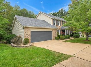 221 Loggers Trl, Fenton, MO