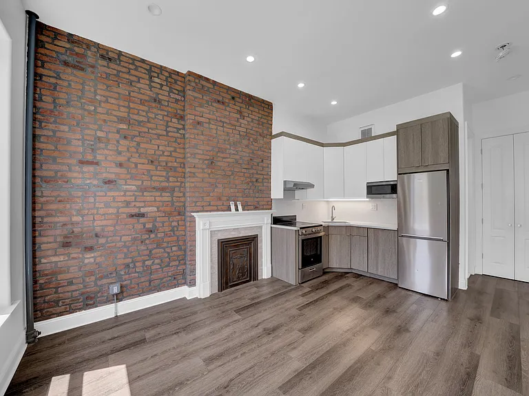 934 President St #6 — Photo 7
