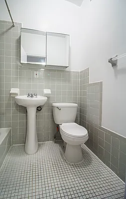 Rented by City Connections Realty | media 20