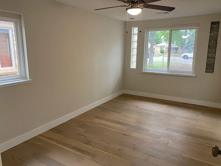 2541 Oneida St — Photo 13