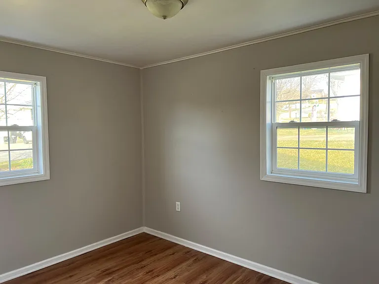 229 Hart St — Photo 10