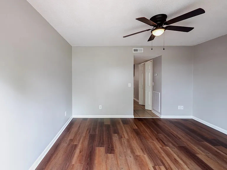 200 Plaza Dr #6 — Photo 4