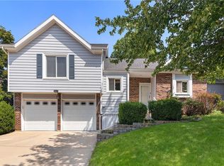 6815 Widmer Rd, Shawnee, KS 66216