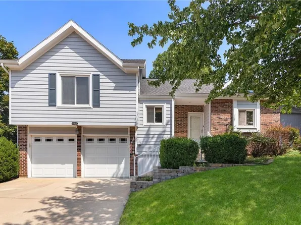 6815 Widmer Rd, Shawnee, KS 66216