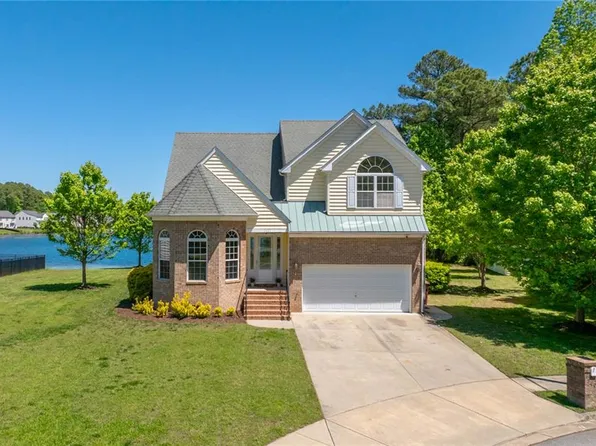 1401 Rotunda Ave, Chesapeake, VA 23323