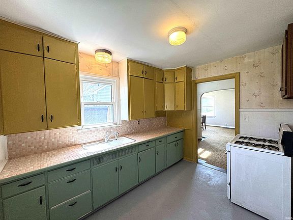 4th image of 1208 N Philips St