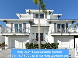 120 Neptune Ln, Holmes Beach, FL 34217
