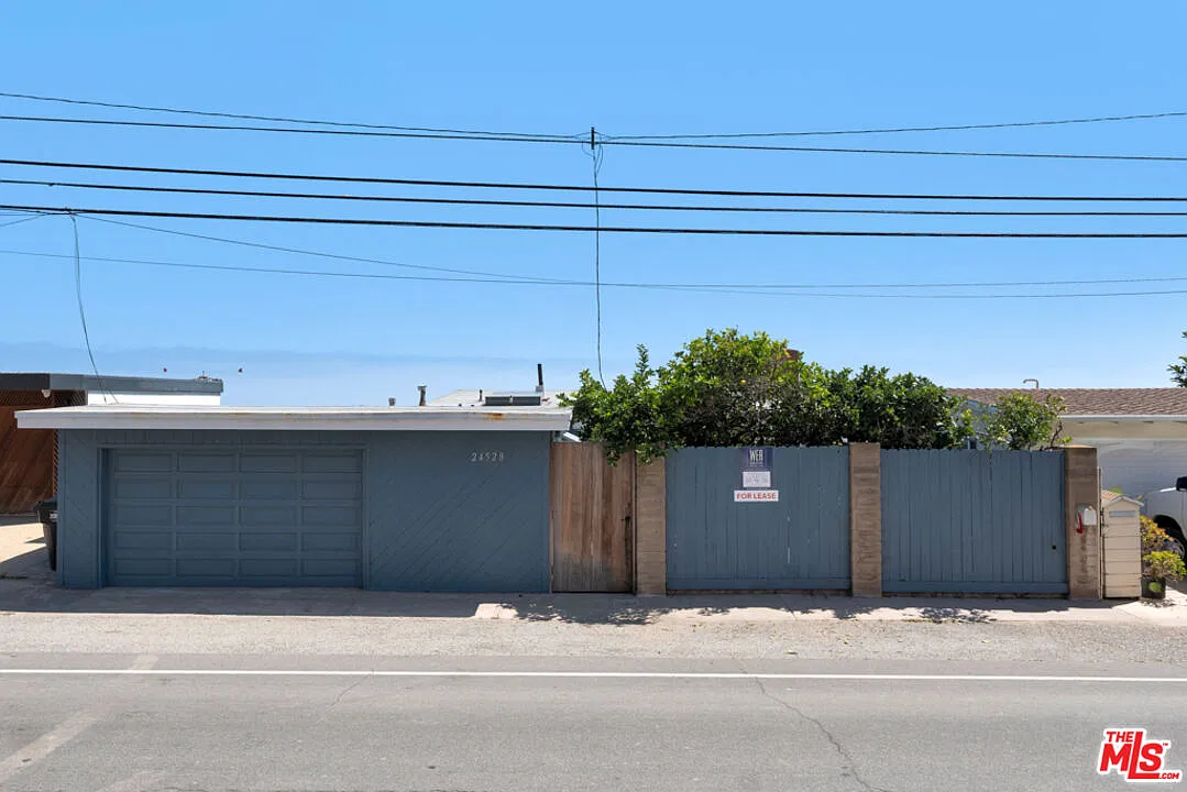 3 bed, 2.0 bath, 1438 sqft, $5,500 — Photo 3