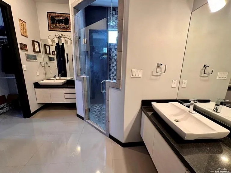 1316 E Balboa Ave — Photo 17