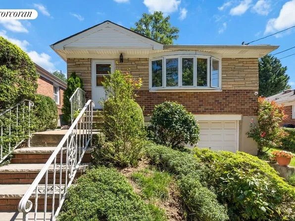 4535 158th St, Flushing, NY 11358