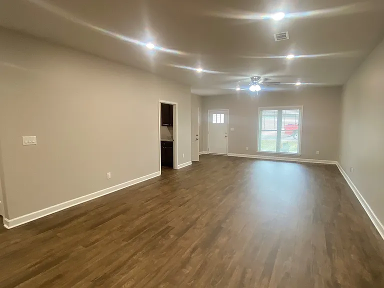 2548 Garden Dr — Photo 4