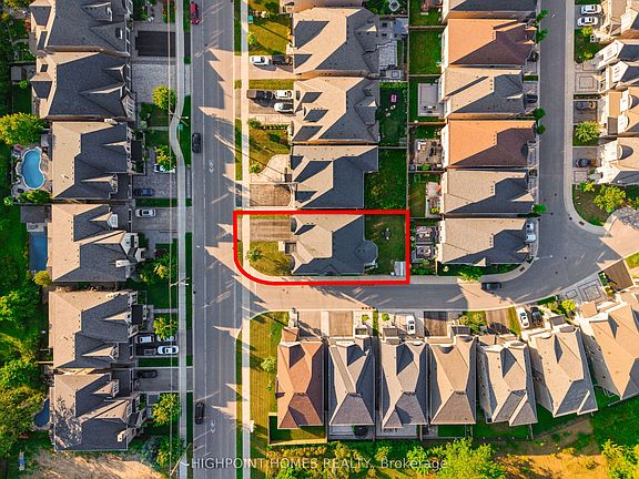 3rd image of 865 Riverside Dr
