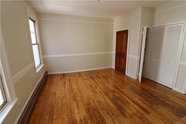 1st image of 528 50th Ave