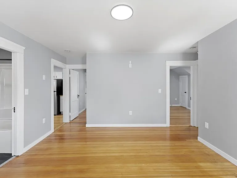 33 Laura St #2 — Photo 9