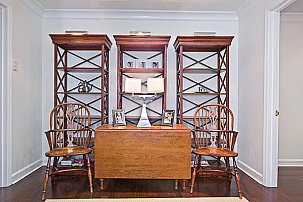 Sold by R New York | media 7
