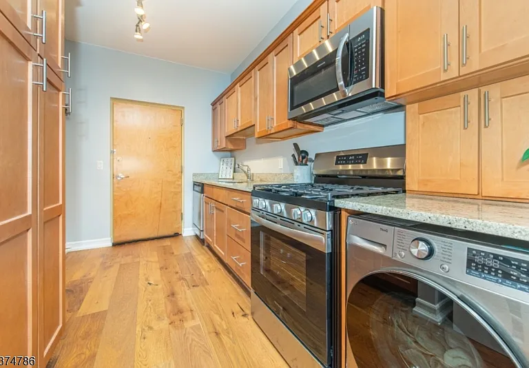 276 Chestnut St #1G — Photo 8