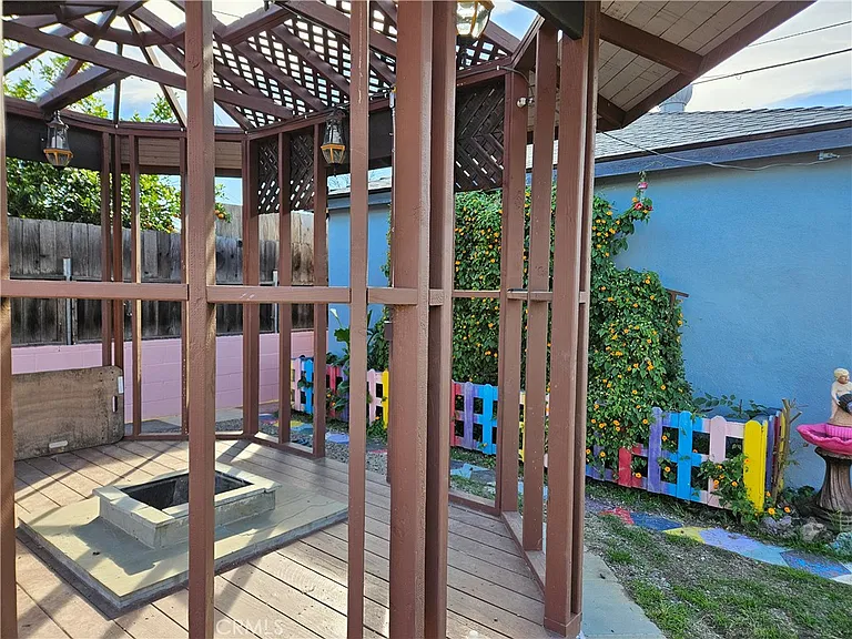 6907 White Oak Ave — Photo 40