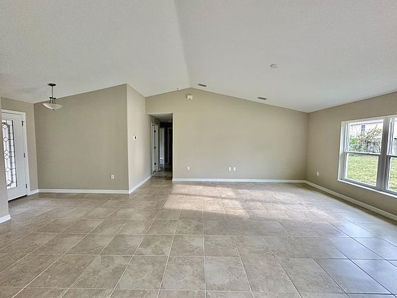 4th image of 70 Birchwood Dr