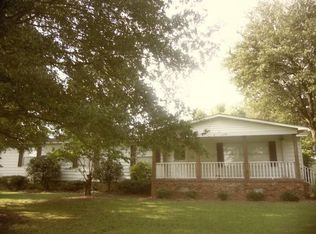 910 Albrittons Rd, Kinston, NC 28504