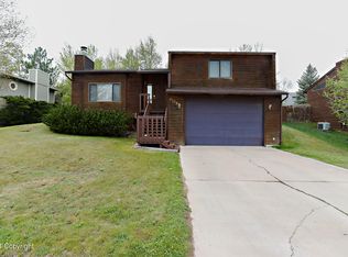 904 Overdale Dr, Gillette, WY 82718