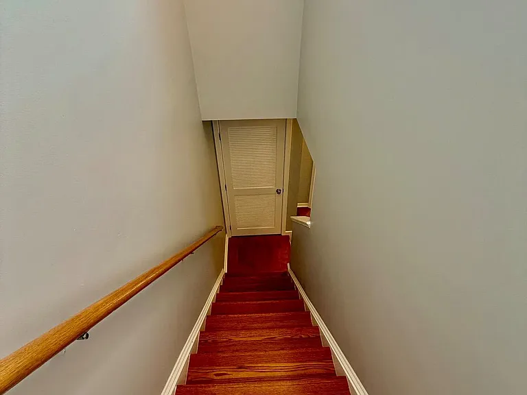11034 Amherst Ave — Photo 24
