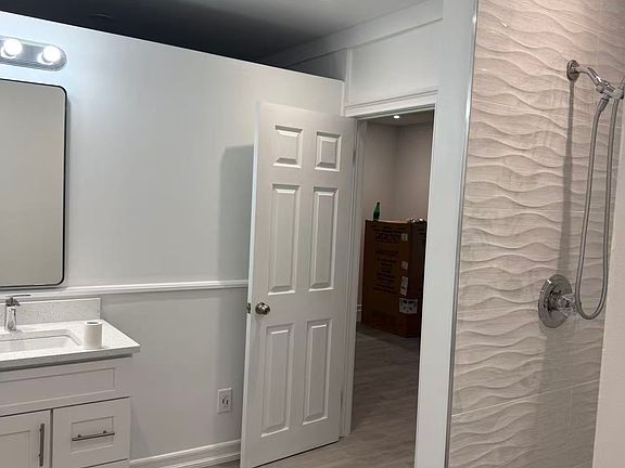 2nd image of 3266 Railroad Ave #C