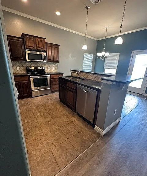 2605 NW 180th St — Photo 5