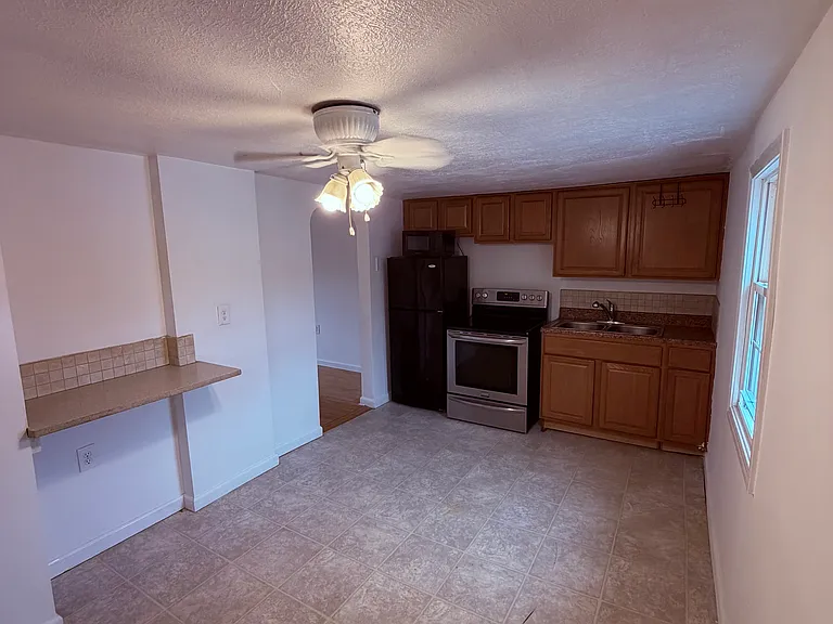 931 James Ave #B — Photo 1