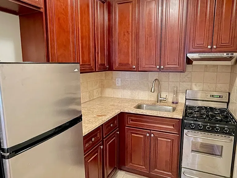 325 W 87th St #1B — Photo 10