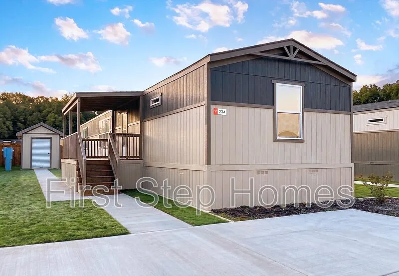 234 Islero Dr