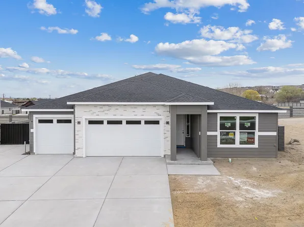 370 Snowgrass Ave, West Richland, WA 99353