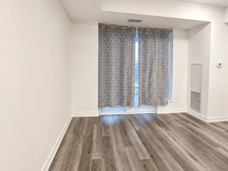 5 Wellington St S #905 — Photo 15