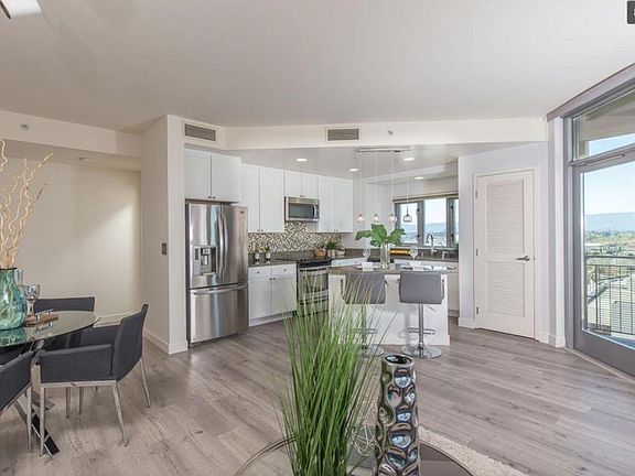 5th image of 175 W Saint James St Unit 1406