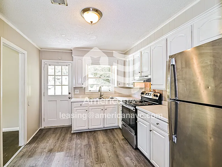 7487_007_kitchen_7.jpg