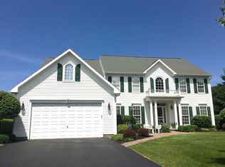 8 Dickinson Xing, Fairport, NY 14450