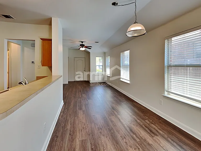 4011 Freedom St — Photo 6