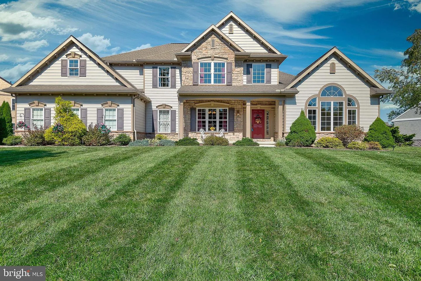 22 Springdale Way photo 1