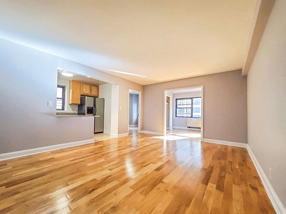 1st image of 301 E 47th St APT 12A