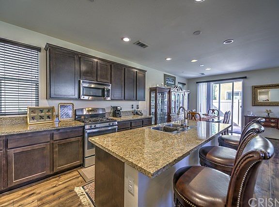 3rd image of 26880 Albion Way