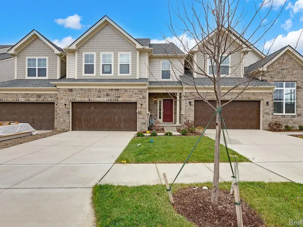 3271 Hayster Dr, Ann Arbor, MI 48105