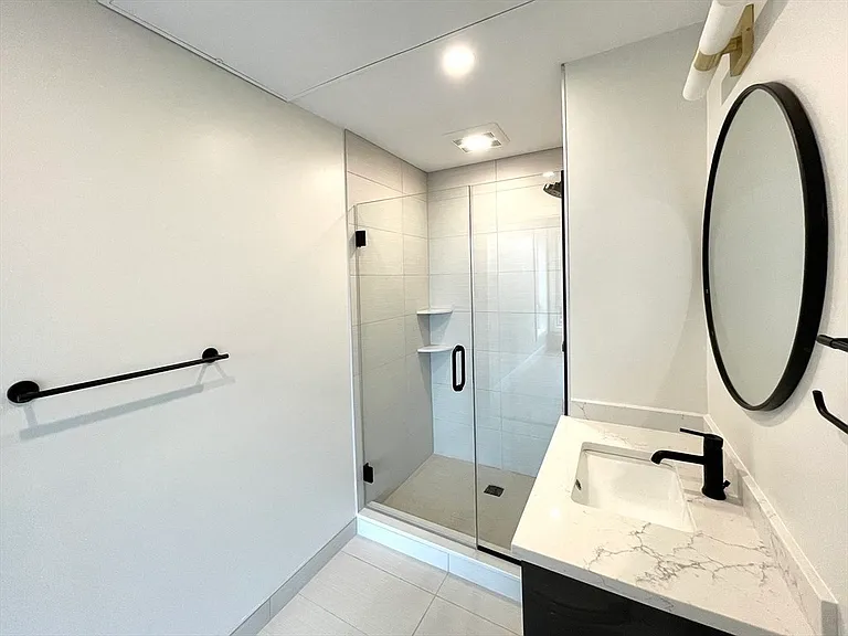 71 Border St #5 — Photo 4