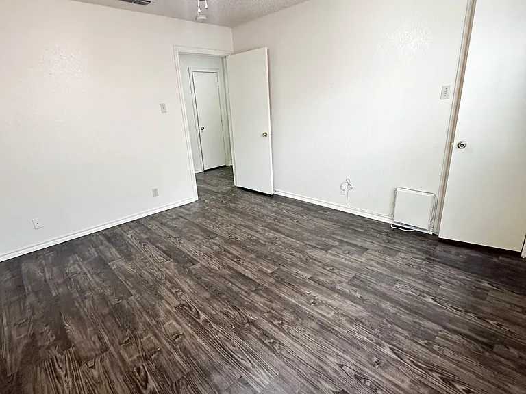 721 Avenue A #8 — Photo 25