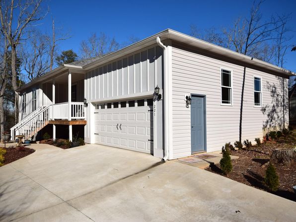221 Dublin Ln